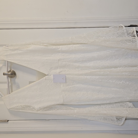 White bridal dress, Lulus, XL - Picture 4 of 8